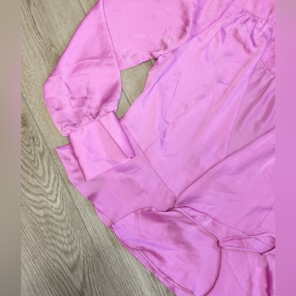 HIGHLINE Collective Pink Satin Wrap Peplum Top Blouse Sz.M - Picture 4 of 8